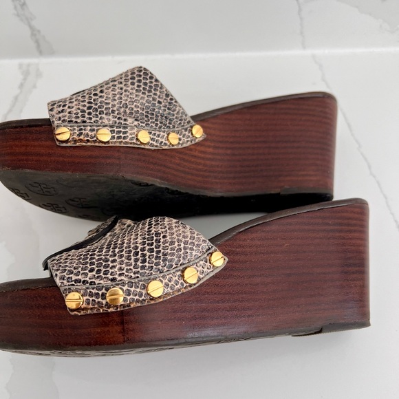 Tory Burch Wedge sandal snakeskin size 7 - Picture 3 of 5